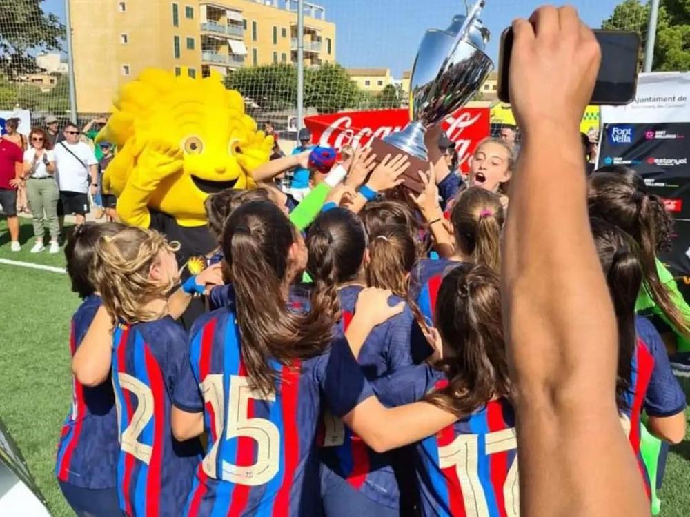 FC Barcelona (Uno-16) y Madrid CFF (Uno-14), campeonas de la East Mallorca Girls Cup 2022