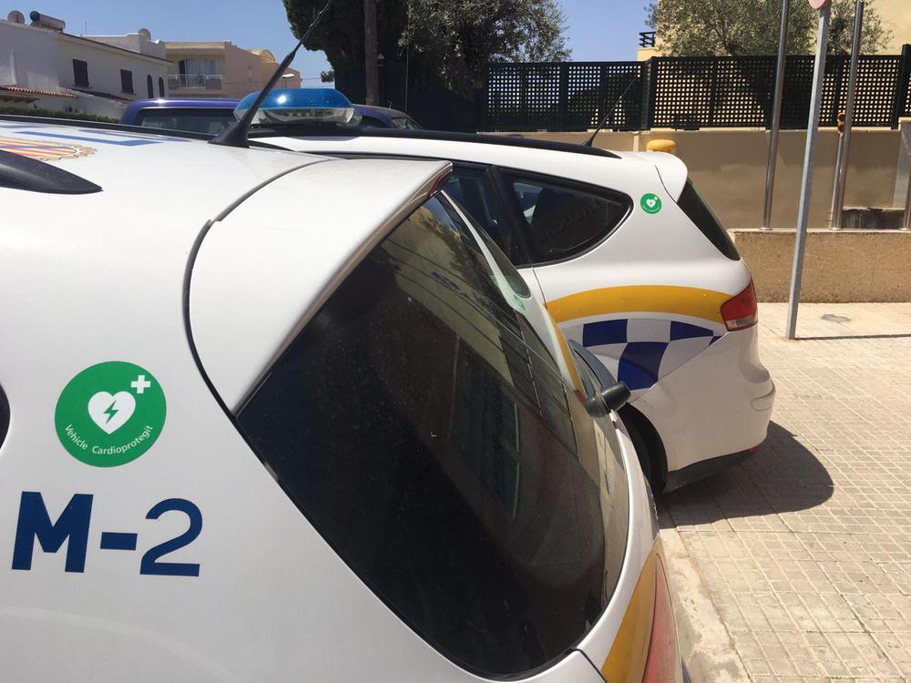 La Polica Local de Son Servera incorpora desfibriladores en los coches patrulla para asistir en casos de infarto