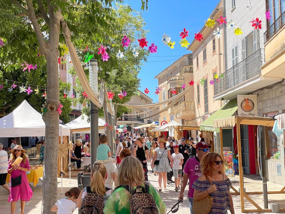 El arte y la tradicin vuelven a llenar las calles de Son Servera