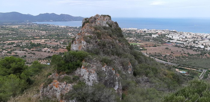 El Ayuntamiento de Son Servera propone destinar los fondos del impuesto de turismo sostenible a la compra de la finca de Na Penyal y el puig de sa Font