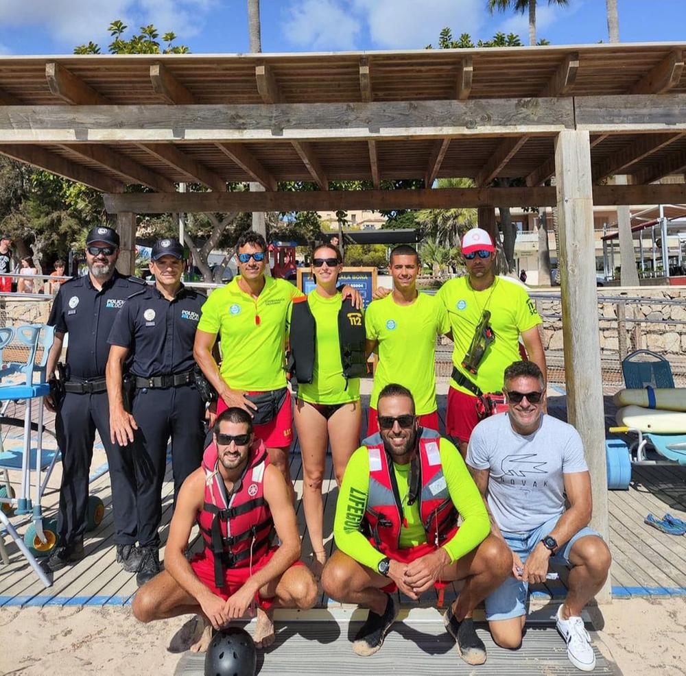 El Ayuntamiento de Son Servera evala la respuesta de los servicios de emergencia mediante un simulacro en la playa de Cala Bona